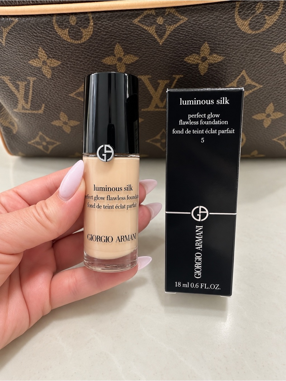 Giorgio Armani Luminous Silk Foundation Shade 5- Light Neutral Pink 18ml